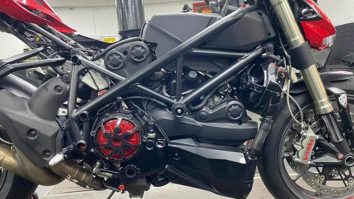 Ducati Streetfighter (2009 - 12)  (9)