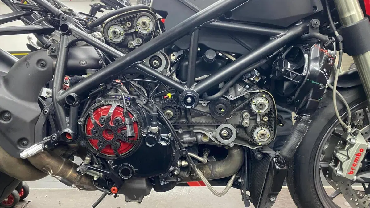 Ducati Streetfighter (2009 - 12)  (11)