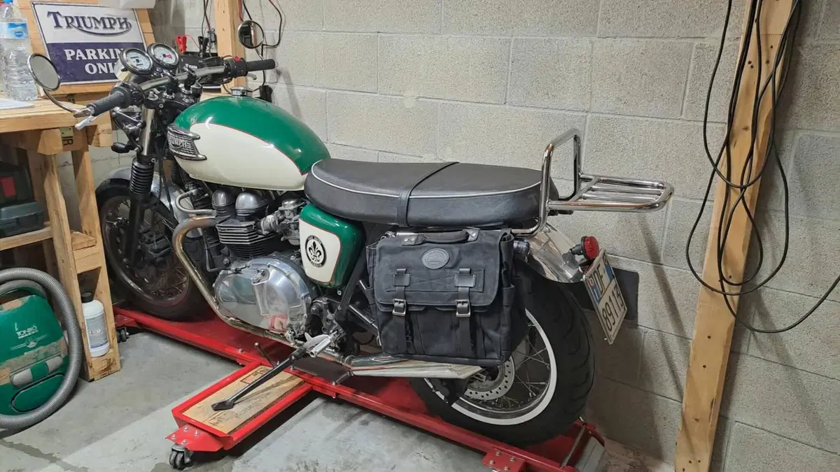 Triumph Thruxton 900 (2004 - 15)  (3)