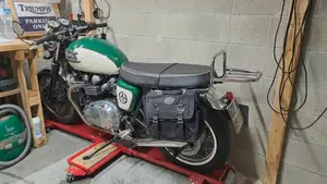 Triumph Thruxton 900 (2004 - 15)  (3)