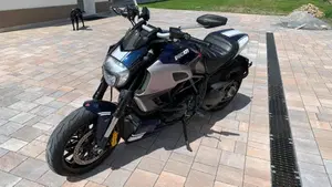 Ducati Diavel 1200 Carbon (2010 - 13) 