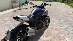 Ducati Diavel 1200 Carbon (2010 - 13)  (7)