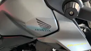 Honda CB 750 Hornet (2025)  (7)