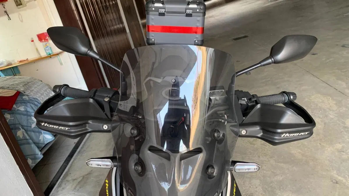 Honda CB 750 Hornet (2025)  (8)