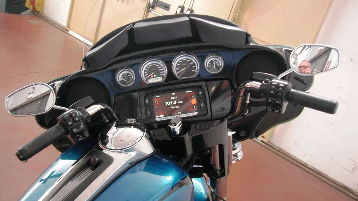 Harley-Davidson 1690 Electra Glide Ultra Limited (2014 - 15) - FLHTK  (4)