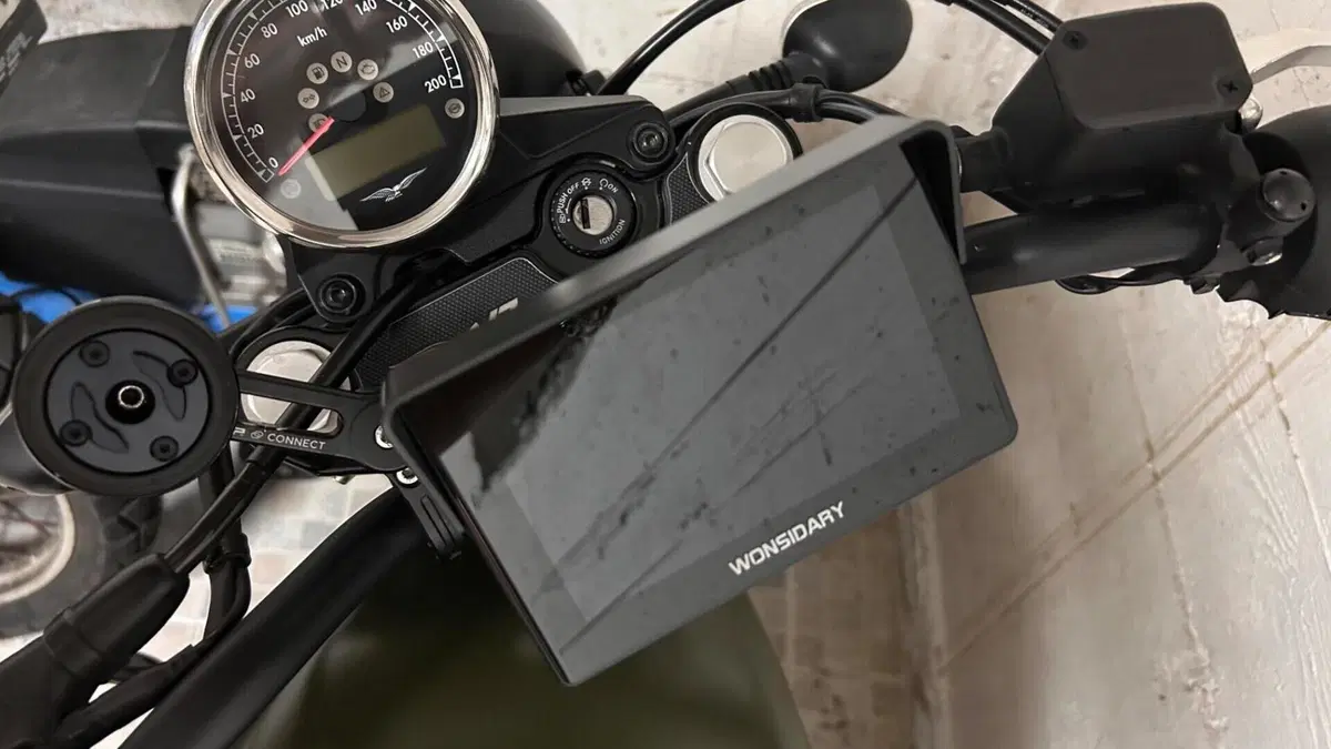 Moto Guzzi V7 III Stone (2017 - 20) 