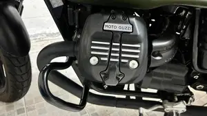 Moto Guzzi V7 III Stone (2017 - 20)  (7)