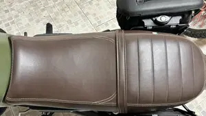 Moto Guzzi V7 III Stone (2017 - 20)  (8)