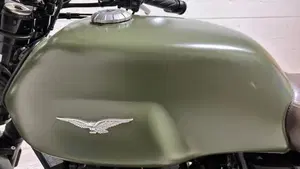 Moto Guzzi V7 III Stone (2017 - 20)  (9)