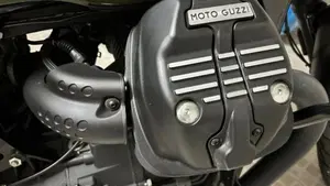 Moto Guzzi V7 III Stone (2017 - 20)  (13)