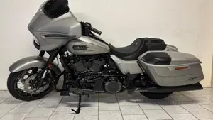 Harley-Davidson CVO Street Glide (2023) 