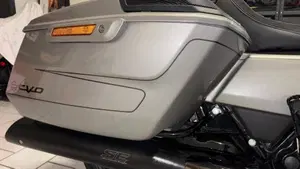 Harley-Davidson CVO Street Glide (2023)  (6)