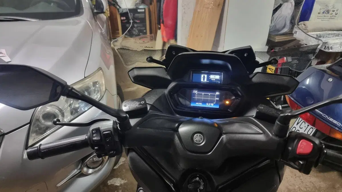 Yamaha X-Max 300 Tech Max (2021 - 24)  (3)