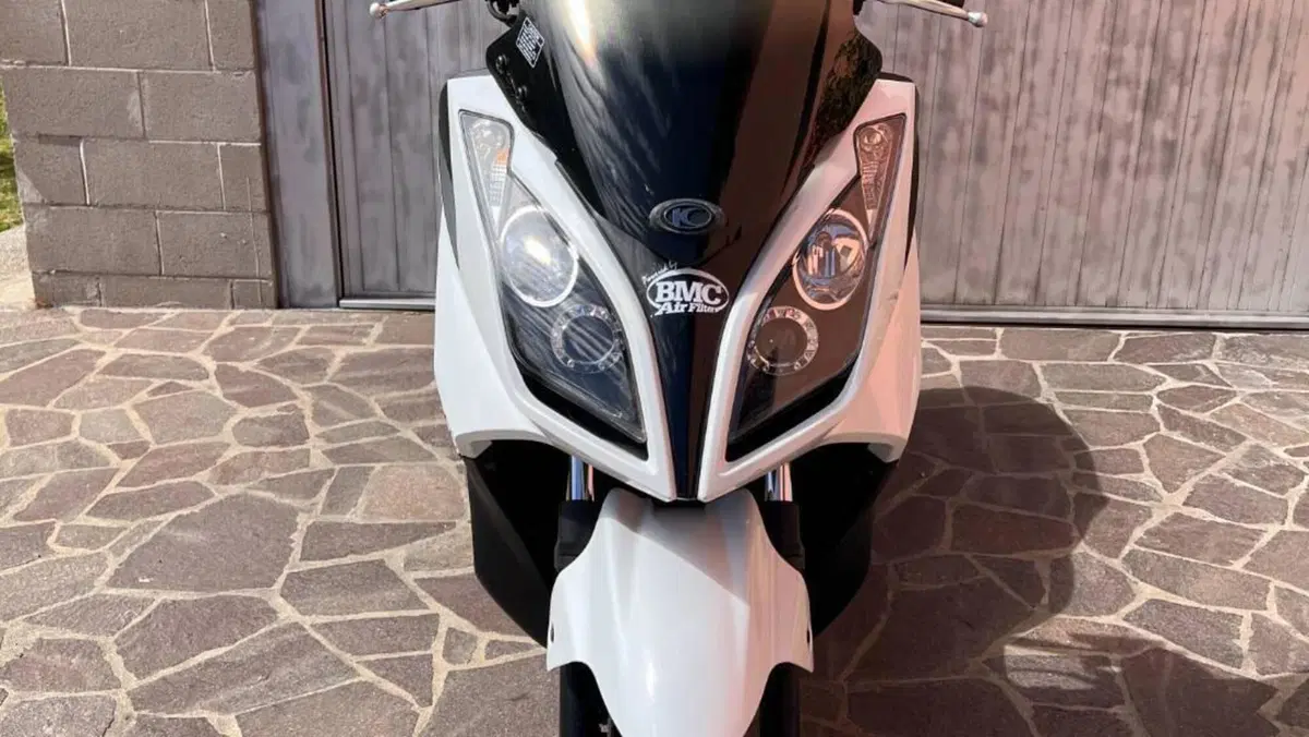 Kymco Downtown 300i (2009 - 17)  (4)