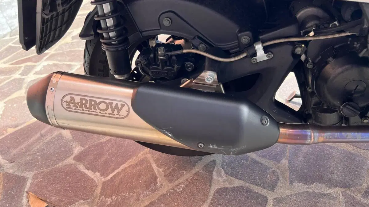 Kymco Downtown 300i (2009 - 17)  (12)