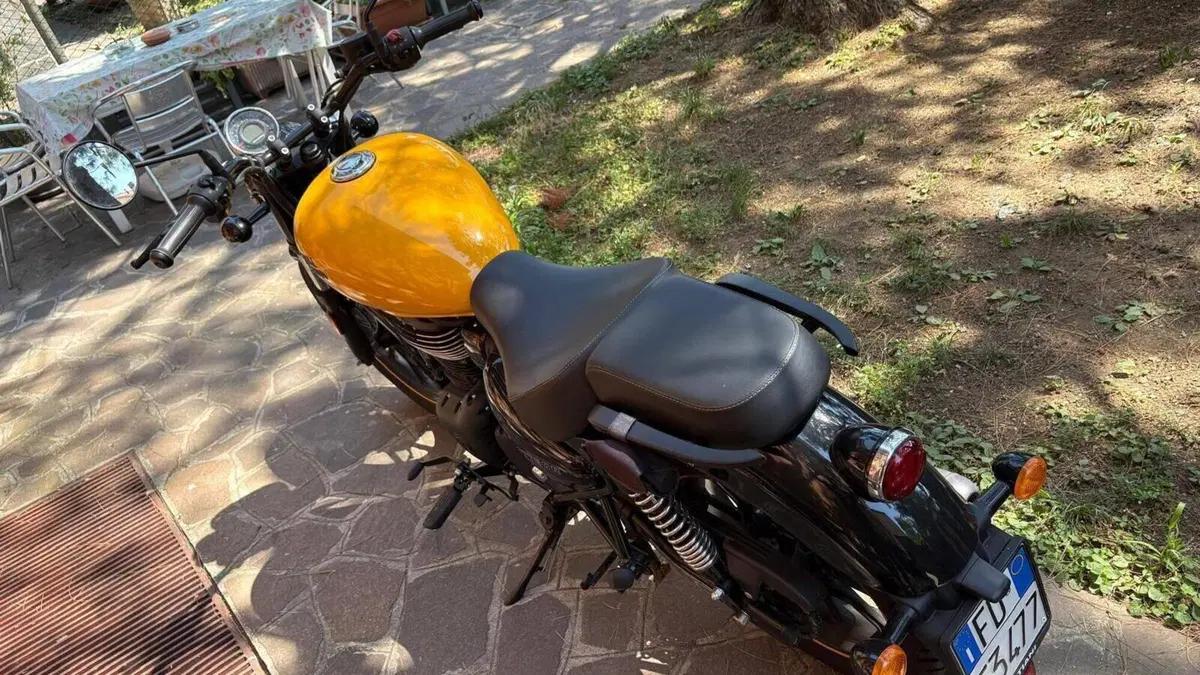 Royal Enfield Meteor 350 (2021 - 26)  (4)