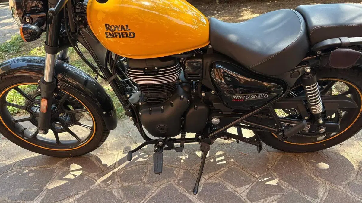Royal Enfield Meteor 350 (2021 - 26)  (2)