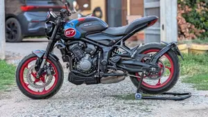 Triumph Trident 660 Triple Tribute Edition (2025 - 26)  (4)