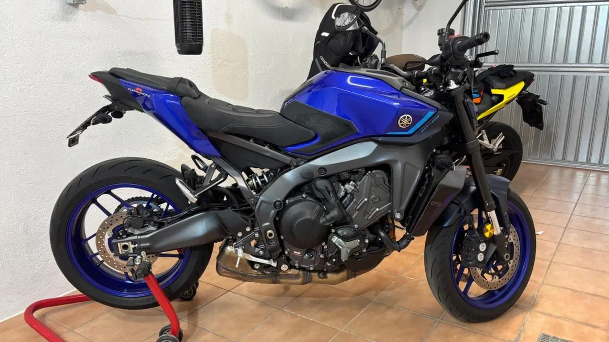 Yamaha MT-09 Y-AMT (2024 - 26)  (2)