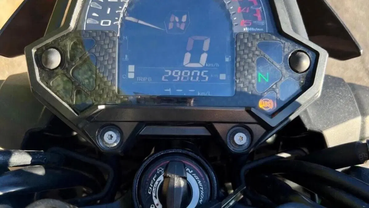Kawasaki Z 400 (2023)  (3)
