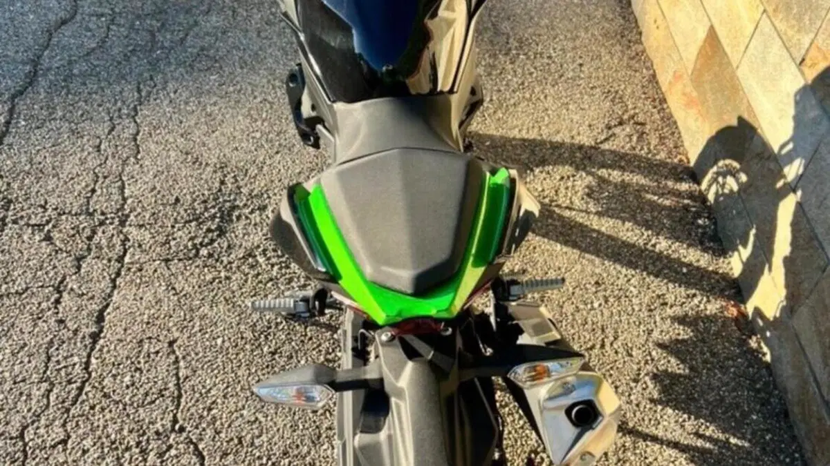 Kawasaki Z 400 (2023)  (10)
