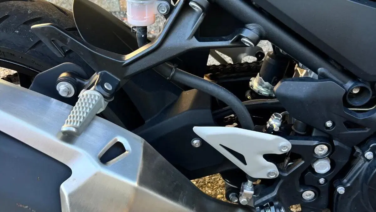 Kawasaki Z 400 (2023)  (14)