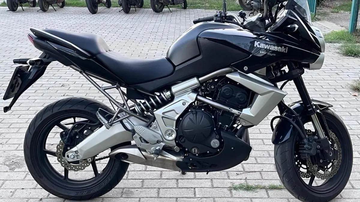 Kawasaki Versys 650 (2010 - 13)  (2)