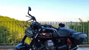 Moto Guzzi V7 Stone Special Edition (2022 - 25)  (4)