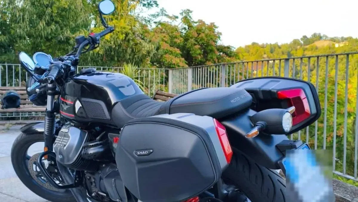 Moto Guzzi V7 Stone Special Edition (2022 - 25)  (5)