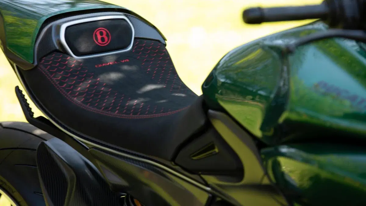 Ducati Diavel for Bentley (2024)  (6)