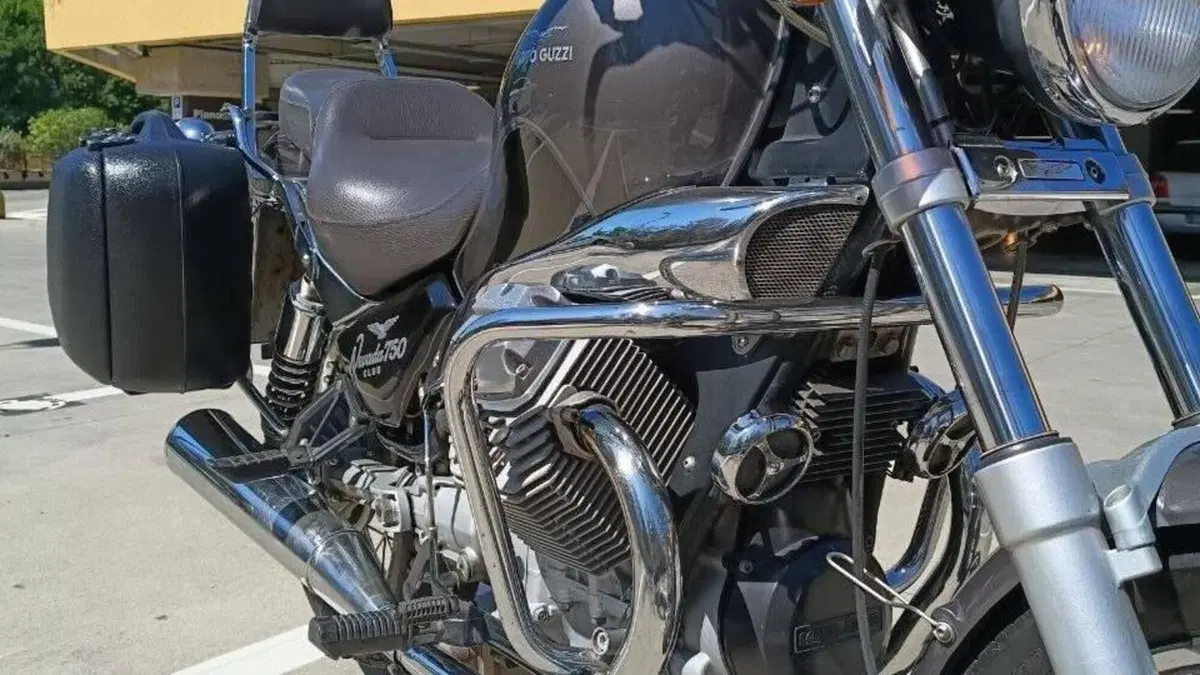 Moto Guzzi Nevada 750 Club (2002 - 06)  (2)