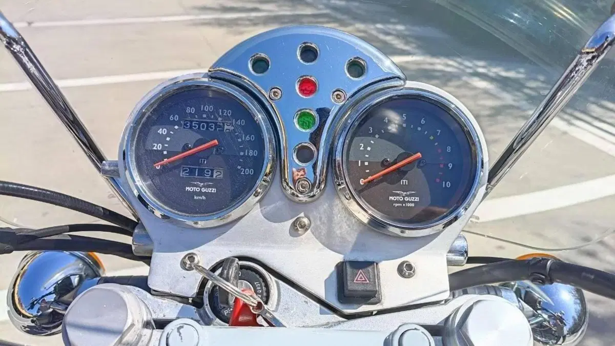 Moto Guzzi Nevada 750 Club (2002 - 06)  (7)