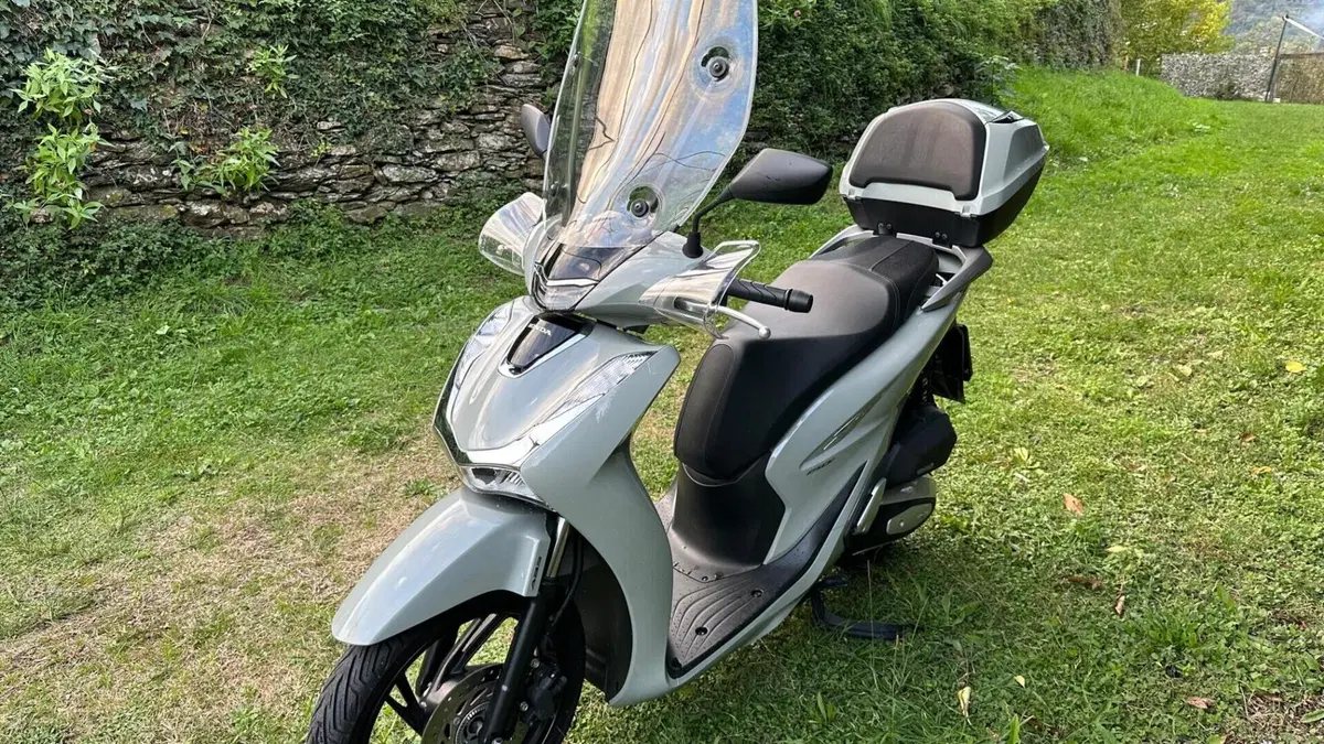 Honda SH 150i Sport (2022 - 23)  (4)