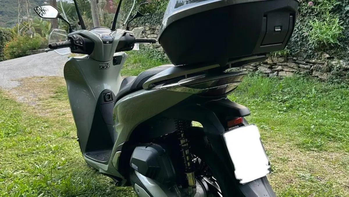 Honda SH 150i Sport (2022 - 23)  (6)
