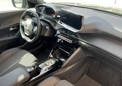 Peugeot 2008 54 kWh GT (5)