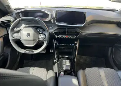 Peugeot 2008 54 kWh GT (6)
