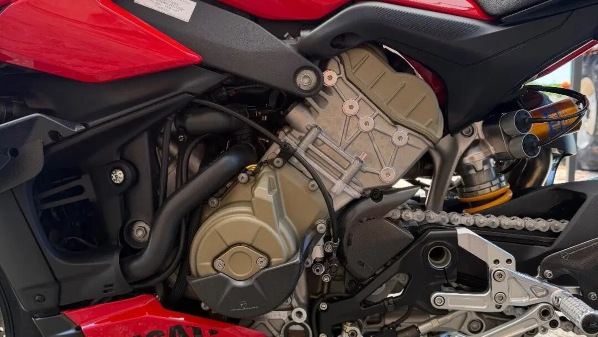 Ducati Streetfighter V4 S (2023 - 24)  (2)