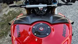 Ducati Streetfighter V4 S (2023 - 24)  (9)