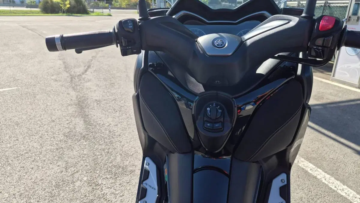 Yamaha X-Max 300 Tech Max (2021 - 24)  (6)