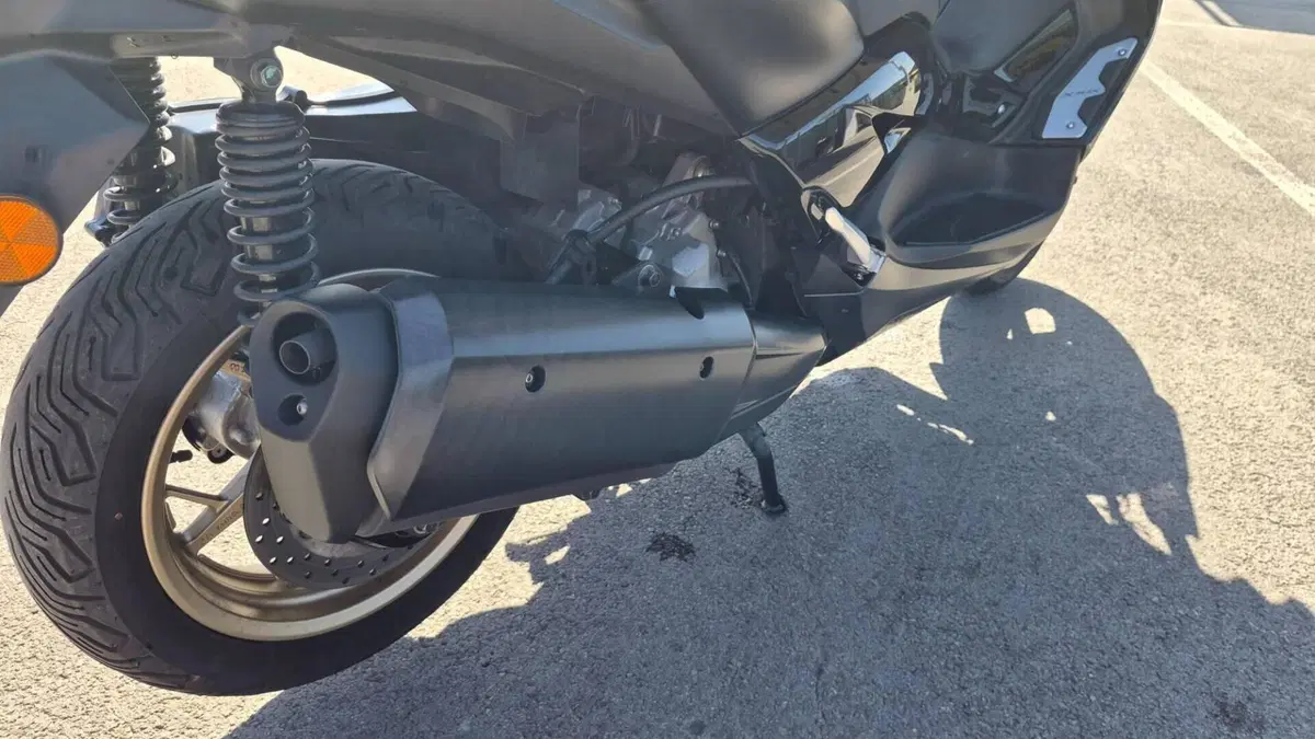 Yamaha X-Max 300 Tech Max (2021 - 24)  (8)