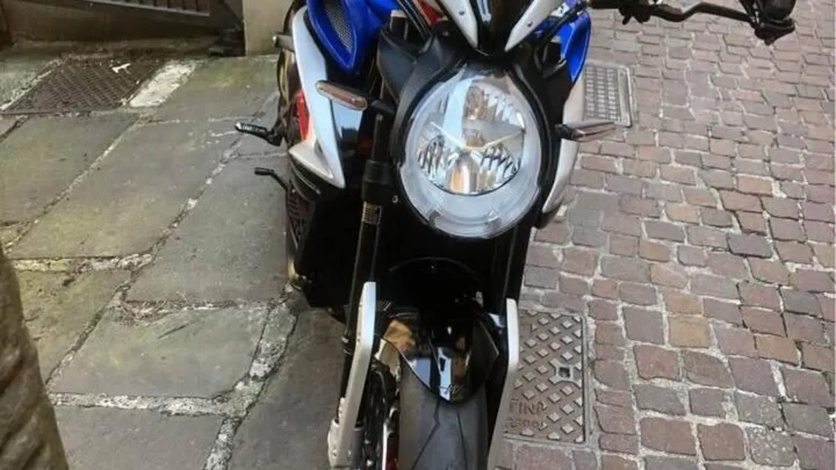 MV Agusta Dragster 800 RR America (2019)  (2)