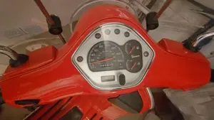 Vespa GTS 300 (2010 - 14)  (3)