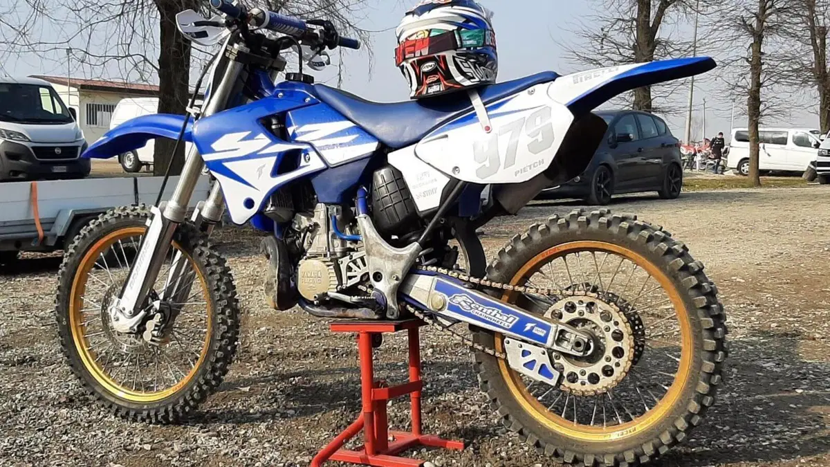 Yamaha YZ 250  (3)
