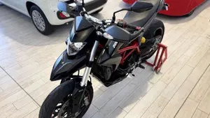 Ducati Hypermotard 821 (2013 - 15)  (6)