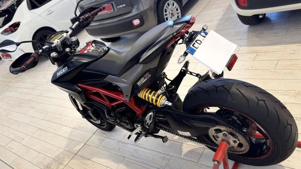Ducati Hypermotard 821 (2013 - 15)  (9)