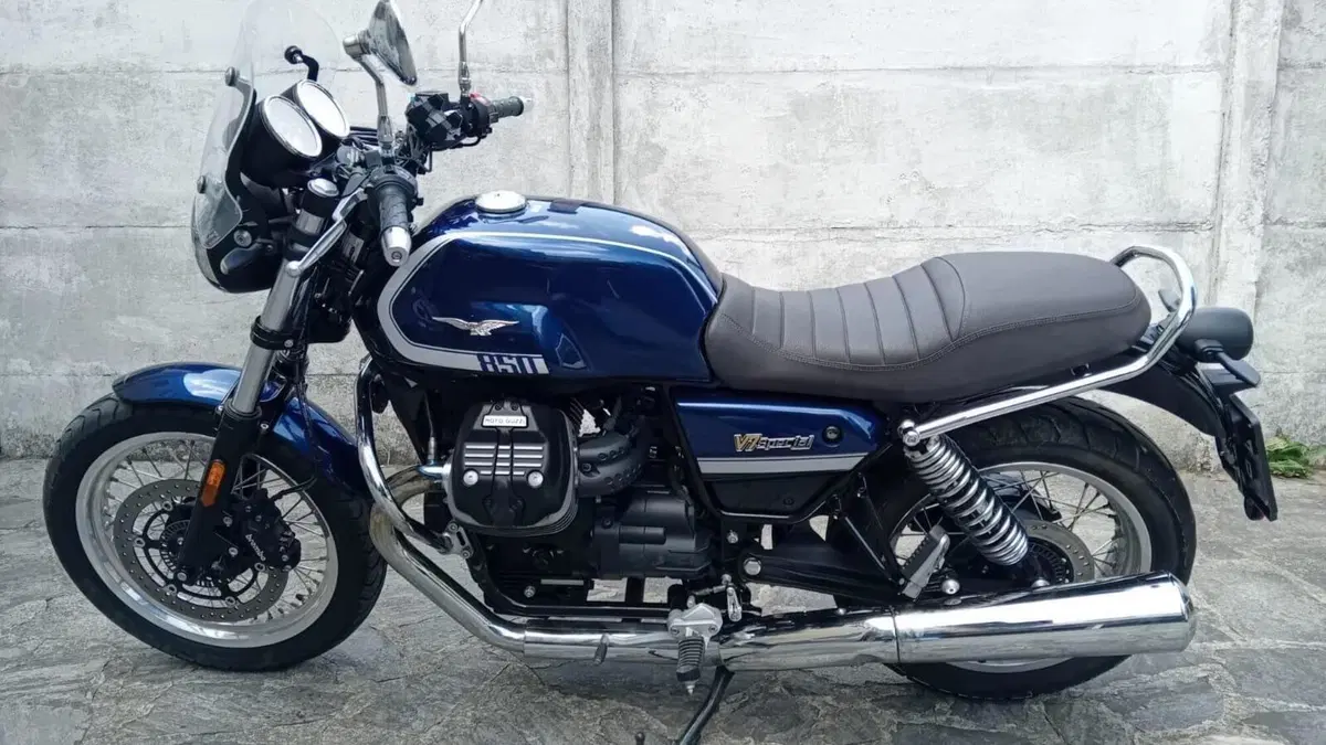 Moto Guzzi V7 Special (2021 - 24)  (2)