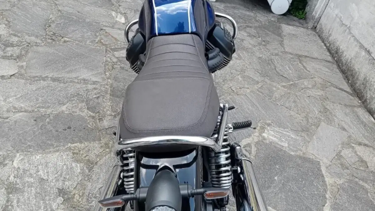 Moto Guzzi V7 Special (2021 - 24)  (4)