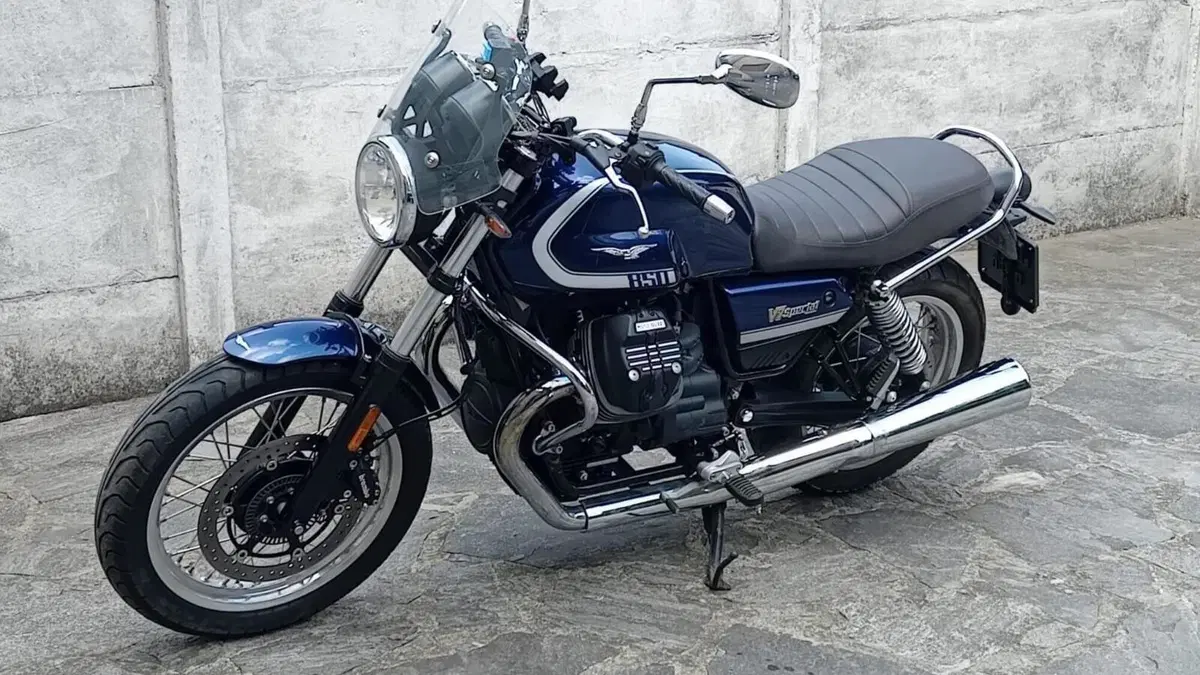 Moto Guzzi V7 Special (2021 - 24)  (5)