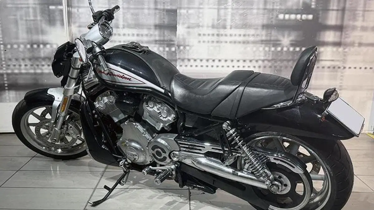 Harley-Davidson 1130 Street Rod (2005) - VRSCR  (2)