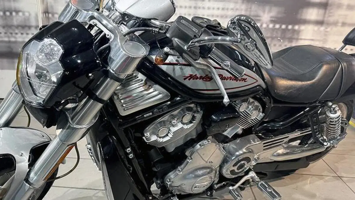 Harley-Davidson 1130 Street Rod (2005) - VRSCR  (6)